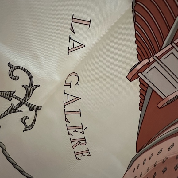 Hermes Scarf "Vue Du Carosse” in Light Pink/Light Blue/Ivory/Grey - Picture 6 of 6